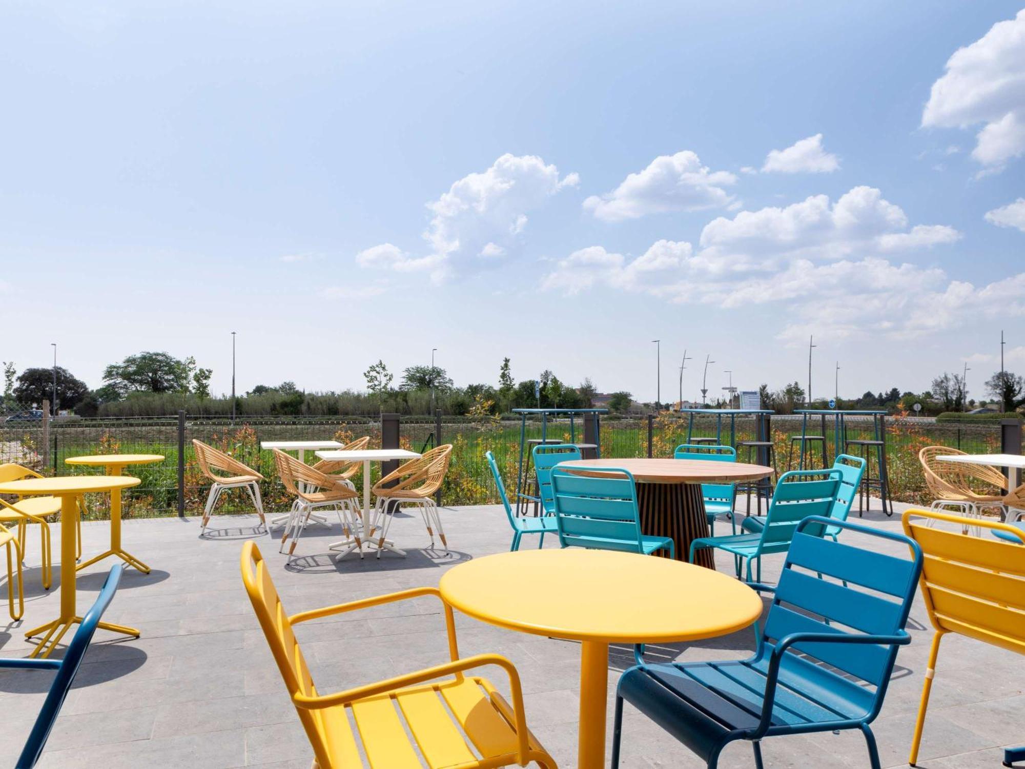 Ibis Styles Miramas Hotel Buitenkant foto